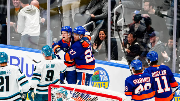 202510121_NYI_SJS_SCENESETTERS-22