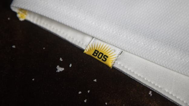 2025_11_19_NHL_StadiumSeries_Bruins_Product_001155