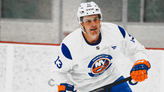 20250919_NYI_TRAININGCAMP_JOHNSTON-04