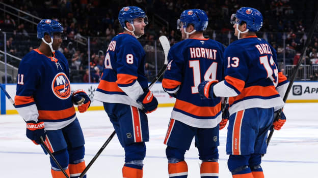 PHOTOS: Islanders 5, Devils 1