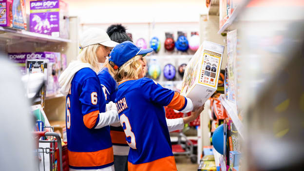 PHOTOS: Islanders Wives and Girlfriends Shop for Holiday Hospital Visits