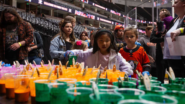 2425_OA_PaintTheIce_075