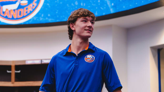 20250804_SCHAEFER_JERSEY_REVEAL_LOCKERROOM_BATCH1-4