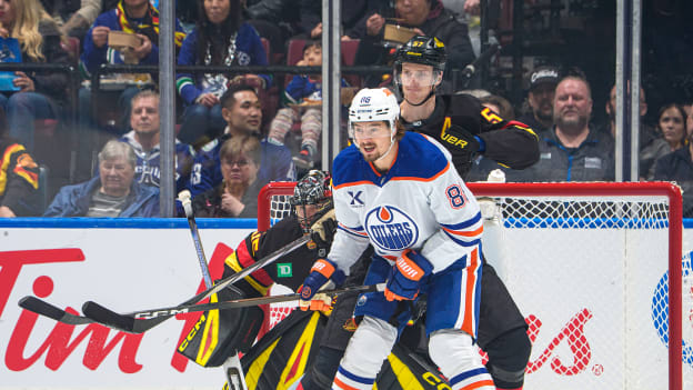 Montreal Canadiens v Vancouver Canucks