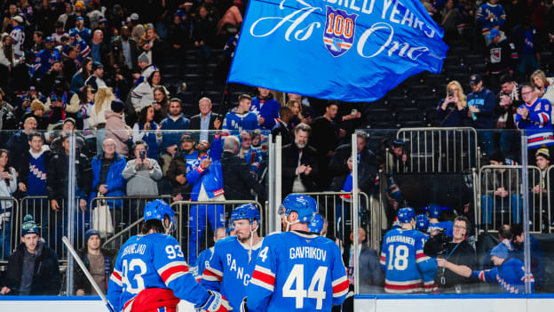 Boston Bruins v New York Rangers