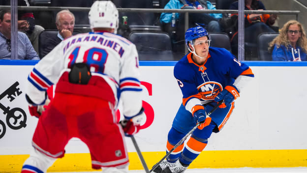 20250929_NYI_NYR_ACTION_GENERAL-41