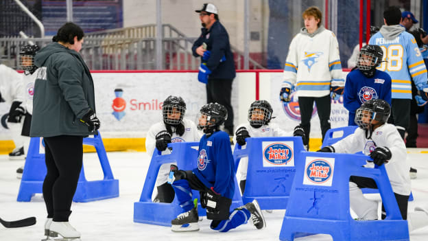 PHOTOS: Islanders Learn to Play