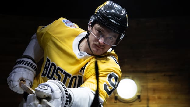 2025_12_03_NHL_StadiumSeries_Bruins_Player_215