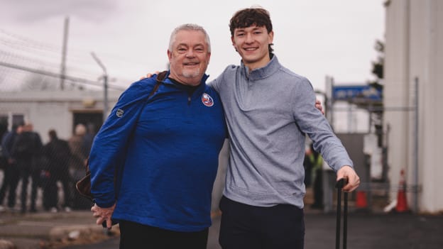 20251205_PLANEARRIVALS_DADSTRIP_16x9-9