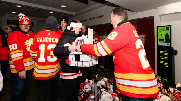 20251224_ALUMNI_TOY_DRIVE_FLA7395AB