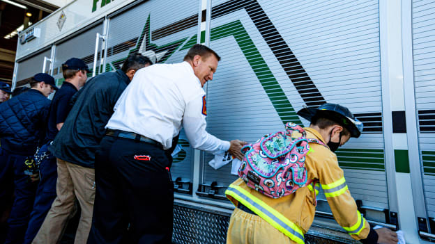 Frisco Fire Department unveils Stars-themed fire truck