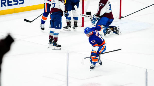 20251204_NYI_COL_BARZAL-1