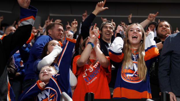 Socios.com Postgame Photos: Islanders 7, Maple Leafs 2