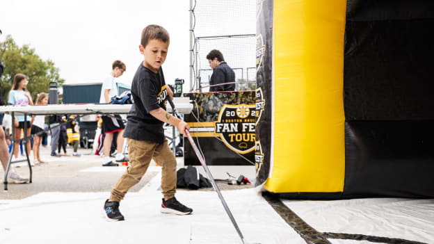 20250907_dle_bruins fan fest concord54