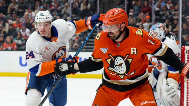 UBS Postgame Photos: Ducks 4, Islanders 1