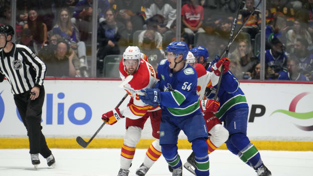 Canucks_Flames_072