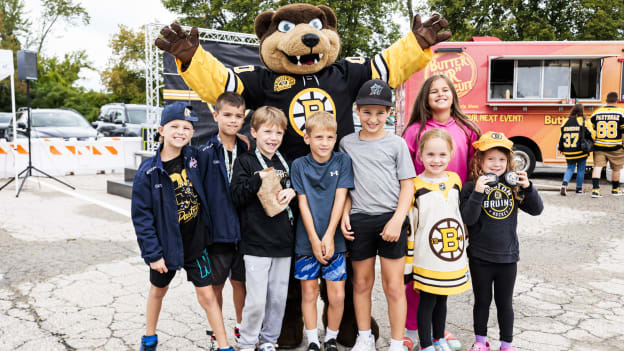 20250907_dle_bruins fan fest concord60