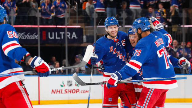 Boston Bruins v New York Rangers