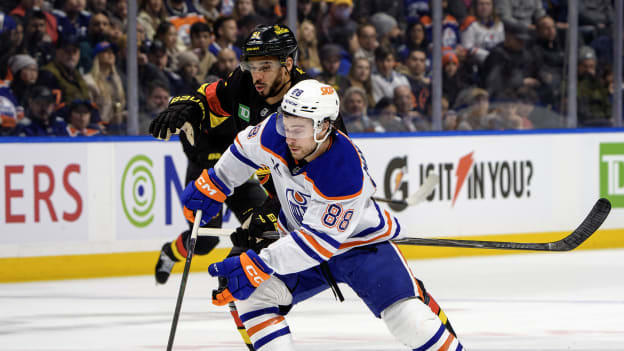 Edmonton Oilers v Vancouver Canucks