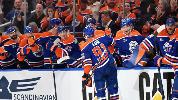 776312032_AD069_Kings_v_Oilers