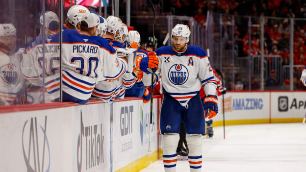 Edmonton Oilers v Washington Capitals