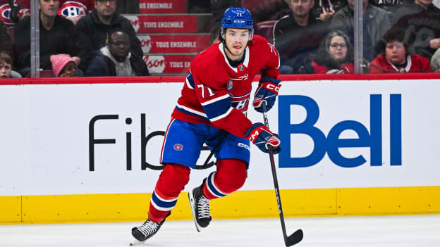 LAK@MTL: Game underway