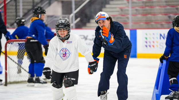 PHOTOS: Islanders Learn to Play