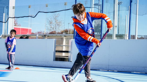 PHOTOS: Military Children Try Hockey For Free