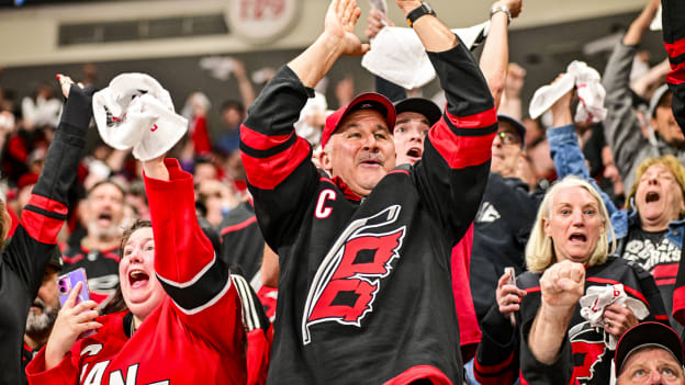 25_250420_CARvsNJD_RD1_GM1_CH1_1355
