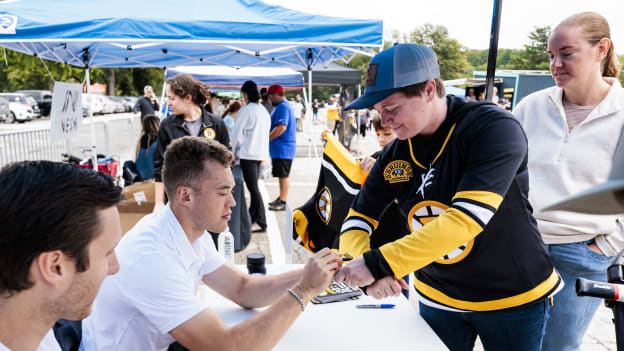 20250907_dle_bruins fan fest concord55