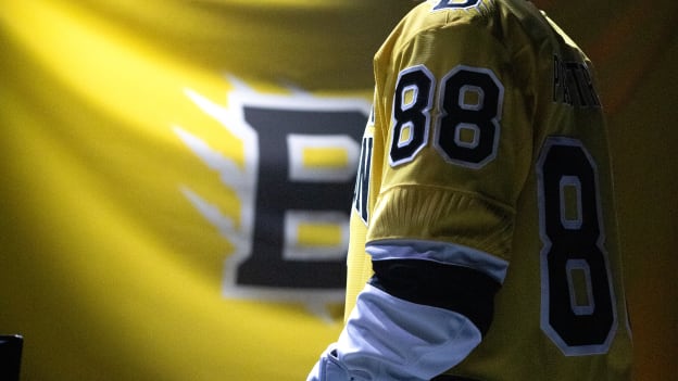 2025_12_03_NHL_StadiumSeries_Bruins_Player_512