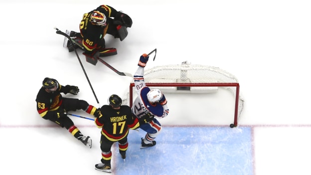 Edmonton Oilers v Vancouver Canucks