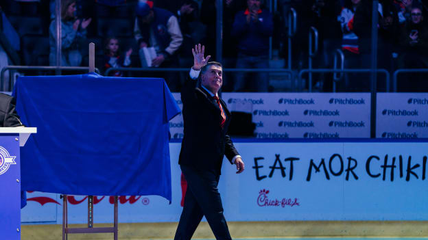 20251213_NYI_TBL_LAFONTAINE_CEREMONY-4