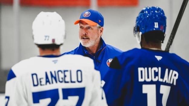 20250919_NYI_TRAININGCAMP_JOHNSTON-21