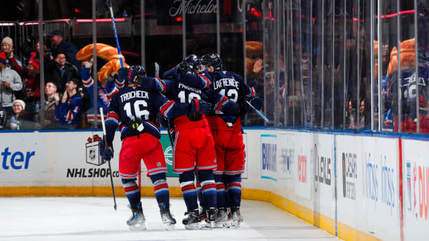 Pittsburgh Penguins v New York Rangers