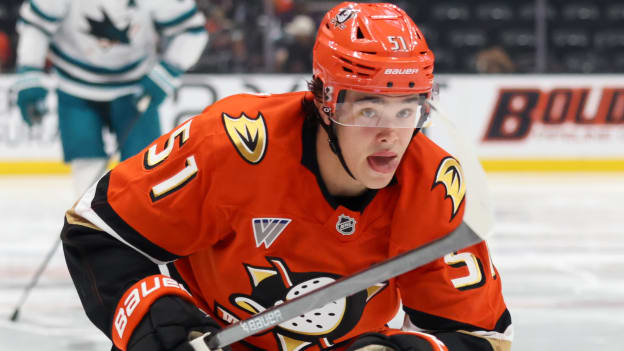 20250929_Sharks_Ducks_Robinson_0274