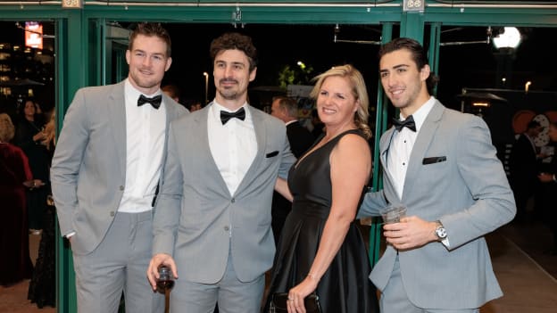 011126_ANAHEIM_DUCKS_211