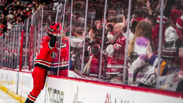 251209_December2025_Favorites_JL108545