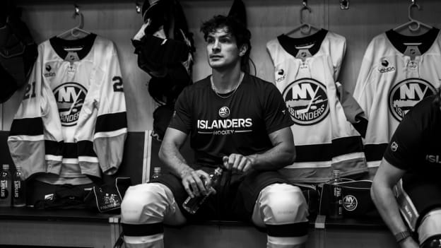 20251009_PIT_NYI_AWAY_FINALCUT-9 (1)