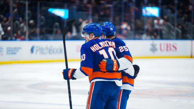 UBS Postgame Photos: Islanders 5, Blackhawks 4