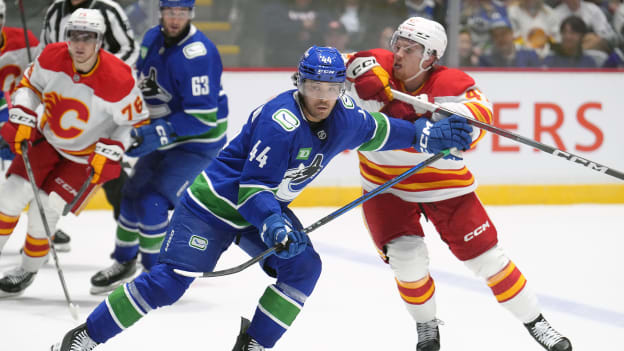 Canucks_Flames_057