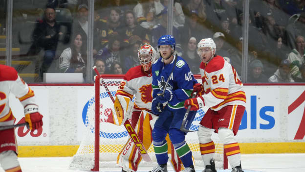 Canucks_Flames_064