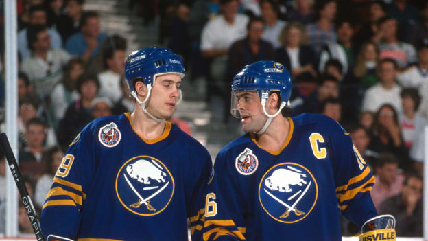 Mogilny LaFontaine 1