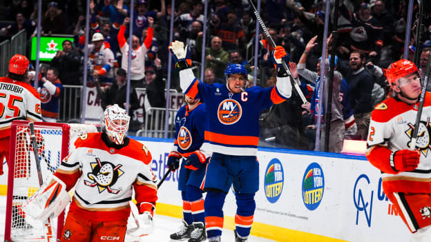 20251211_ANA_NYI_EDITS_GOAL_LEE2ND_SECONDCUT-1