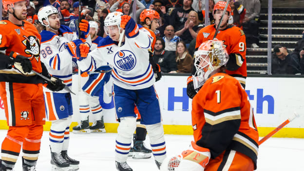 Edmonton Oilers v Anaheim Ducks
