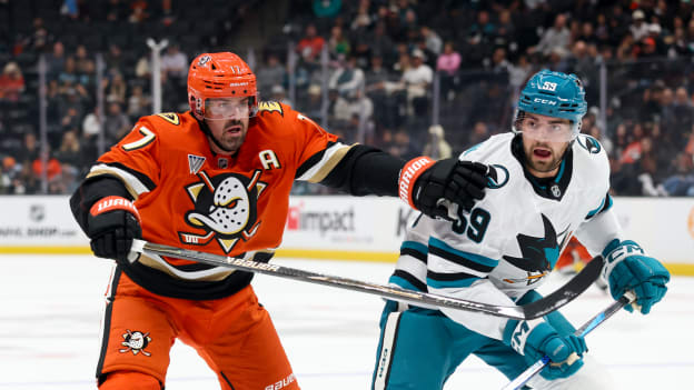 20250929_Sharks_Ducks_Robinson_0236