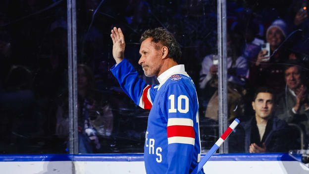 MF_NYR_121325_MF1_0218