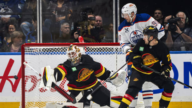 Edmonton Oilers v Vancouver Canucks