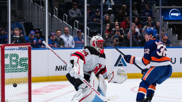 PHOTOS: Islanders 5, Devils 1