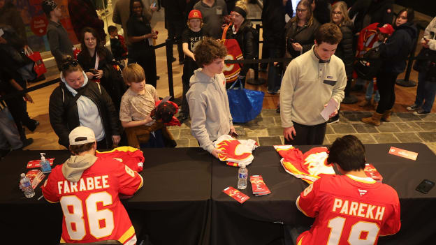 20260223_Flames Autograph Session_ 0023 DM